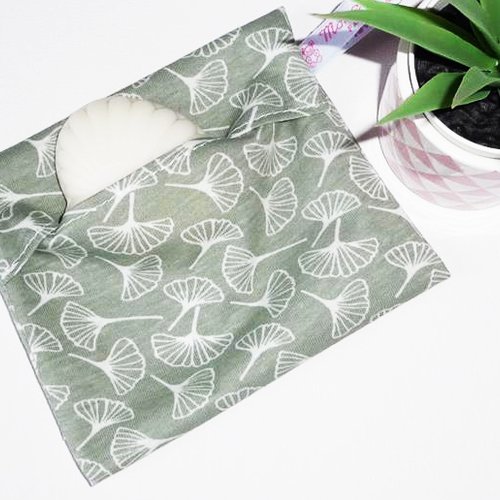 Pochette imperméable lavable et réutilisable ginkgo - pochette à savon ou pour serviette hygiénique lavable