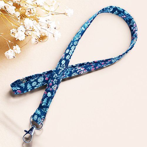 Porte badge - tour de cou - dragonne - porte clefs - liberty - soignants - enseignants - etudiants - festivalier