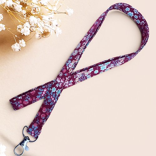 Porte badge - tour de cou - dragonne - porte clefs - liberty - soignants - enseignants - etudiants - festivalier