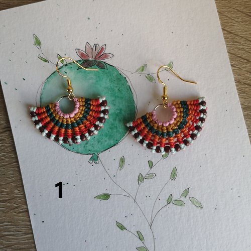 Boucles d'oreilles pendantes mi- rondes en micro macramé