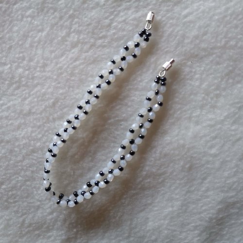 Bracelet en perles à facettes et perles de rocailles