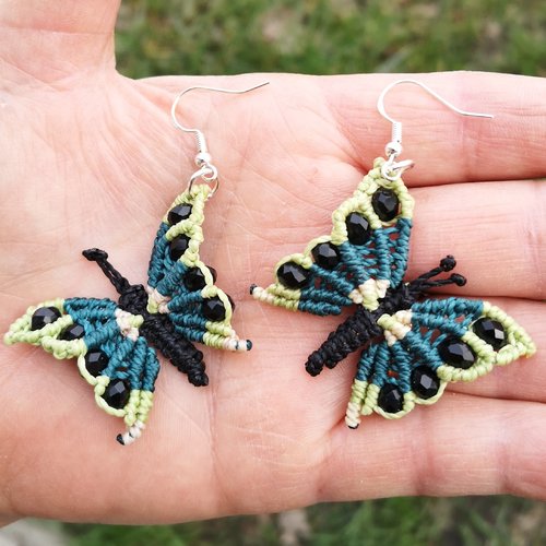 Boucles d'oreilles papillon bleu et vert en micro macramé