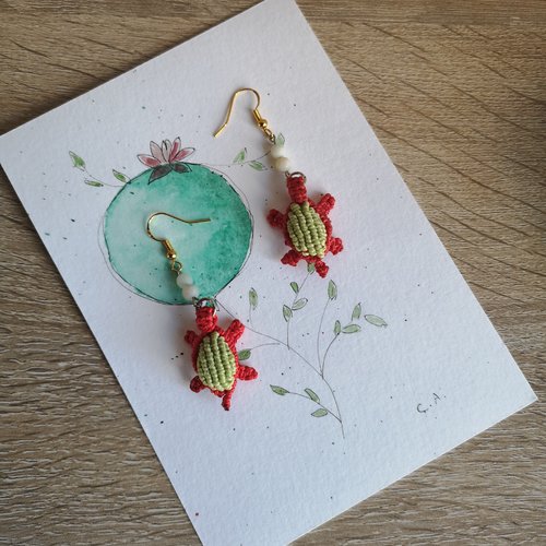 Boucles d'oreilles pendantes tortues en micro macramé