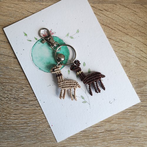 Porte clefs lamas, bijou de sac, en micro macramé