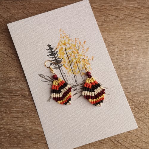 Boucles d'oreilles pendantes en micro macramé