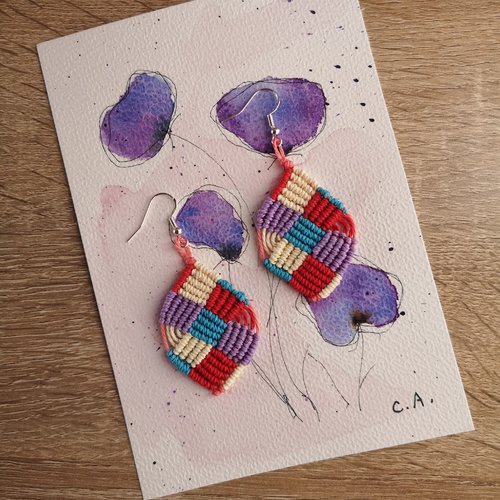 Boucles d'oreilles pendantes en micro macramé