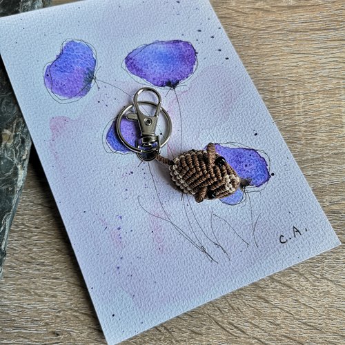 Porte clefs hamster en micro macramé