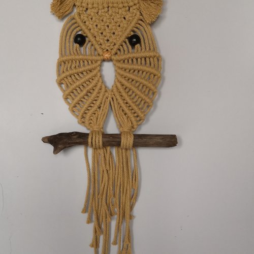 Panneau, suspension, hibou en macramé moutarde