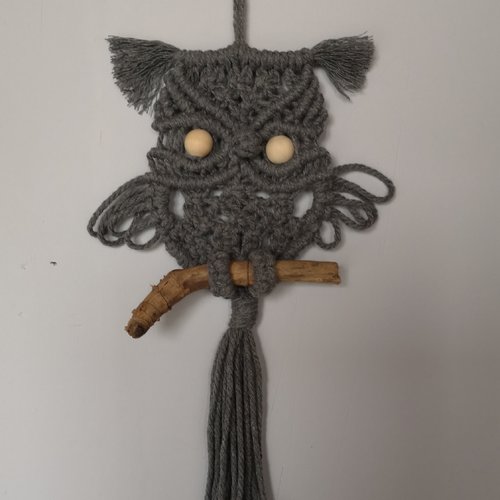 Panneau, suspension, hibou en macramé gris