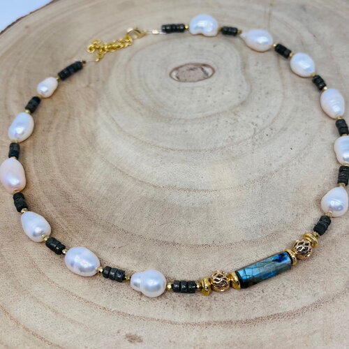 Collier ras du cou perles d’eau douce et pyrite