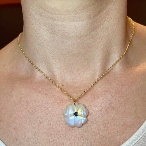 Collier amulette chance pierre de lune