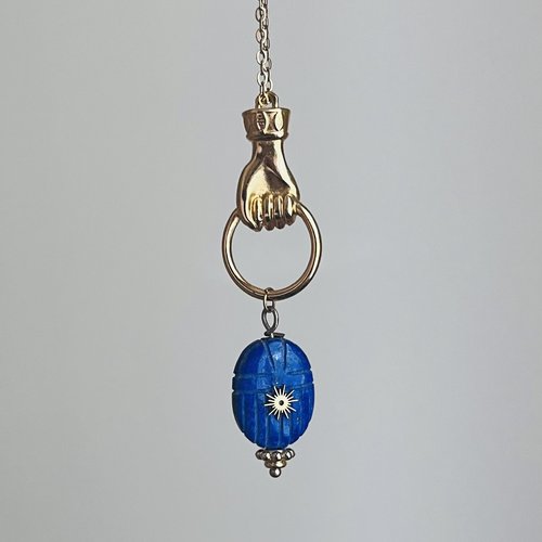 Sautoir amulette scarabée lapis-lazuli