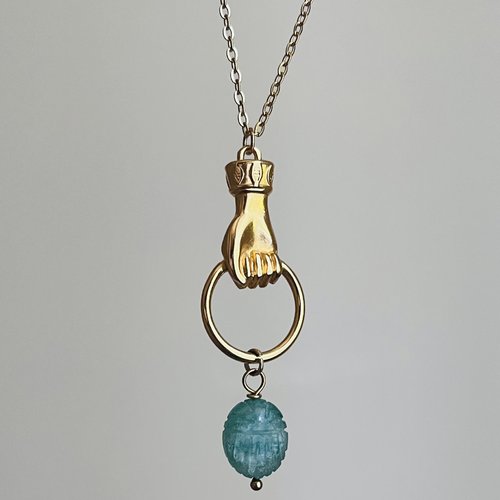 Sautoir amulette scarabée aventurine