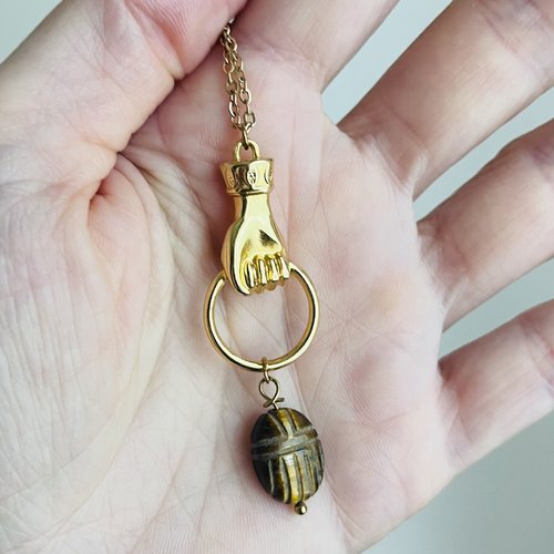 Sautoir amulette scarabée œil de tigre