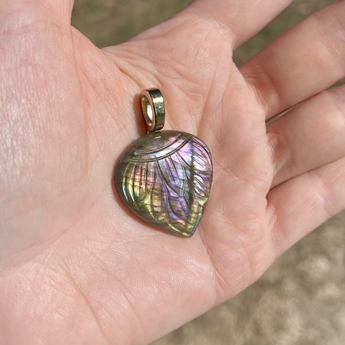 Pendentif labradorite gravée