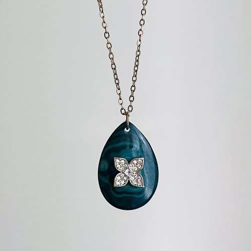 Sautoir talisman malachite