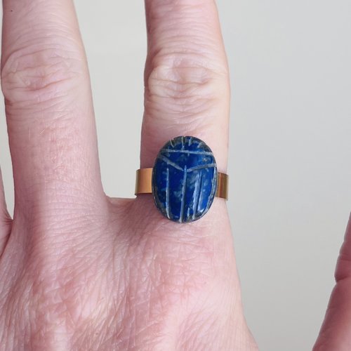 Bague talisman scarabée lapis-lazuli porte bonheur