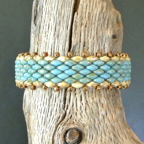 Bracelet femme 18 cm composé d'un tissage 20 mm perles superduo bleu turquoise bordées de perles ivoire