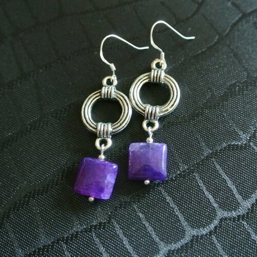 Boucles d'oreilles perle agate palet rectangulaire violet sur support anneau argent vieilli