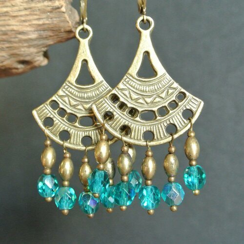Boucles d'oreilles supports bronze éventail, perles en verre cristal olive bleu zircon, dormeuses