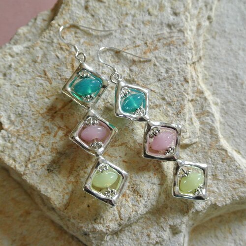 Boucles d'oreilles 3 perles verre rose, vert (anis, turquoise) dans perle cadre losange métal argenté