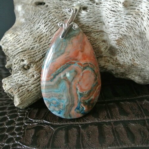 Pendentif pierre jaspe, ton orange veiné de turquoise, forme goutte, sur tour de cou câblé 46  cm