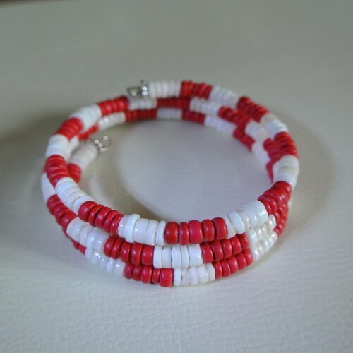 Bracelet fil à mémoire de forme 3 rangs et perles végétales rouges et blanches, diamètre 55 mm