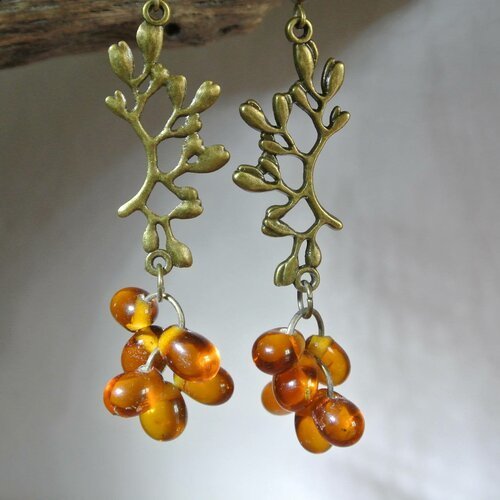 Boucles d'oreilles grappe perles goutte verre ambre sur connecteur branche bronze