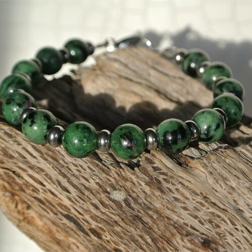 Bracelet femme 19,2 mm perles rondes 8 mm gemme vert-noir intercalées de perles acier sur fil acier