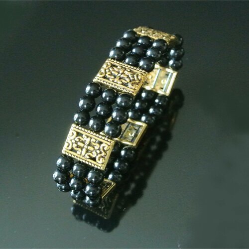 Bracelet manchette femme 17-18 cm alternance de 6 perles dorées et 3 rangs de perles de verre noir 6 mm