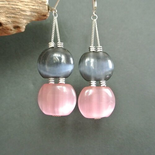 Boucles d'oreilles perles verre oeil de chat rose et gris, petites perles à rainures métal couleur argent antique