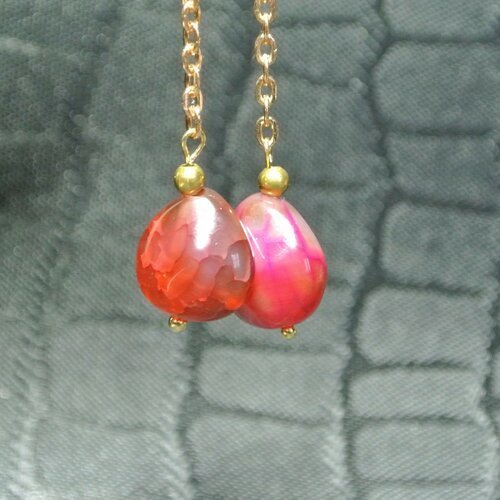 Boucles d'oreilles agates rose-fuchsia-orangé coeur 14 x 13 mm, chaîne maille forçat dorée