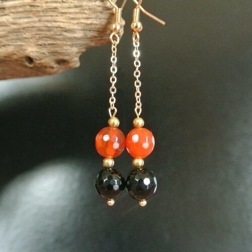 Boucles d'oreilles pierres fines agate orange et onyx noir, perles rondes 8 mm, chaîne dorée