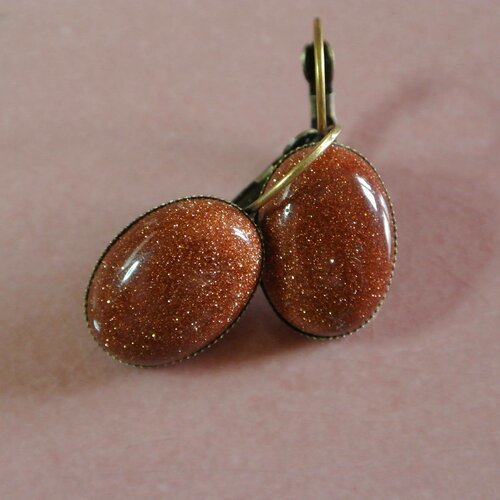 Boucles d'oreilles cabochon 13 x 18 mm en gold sand stone, effet pailleté, crochets dormeuses bronze