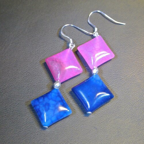 Boucles d'oreilles agates rose et bleu losange, petites perles olive à facettes argentées, crochet argent 925