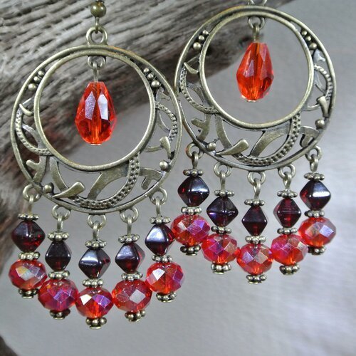 Boucles d'oreilles créole en métal couleur bronze, 5 pendants de perles de verre rouge et garnet, perle