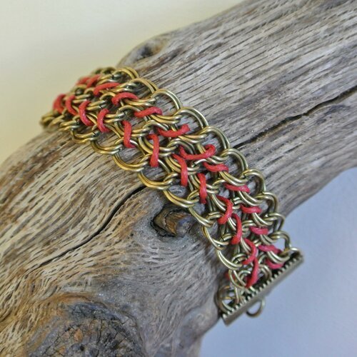 Bracelet femme chaîne bronze 3 rangs, tressé d'un cordon coton ciré rouge