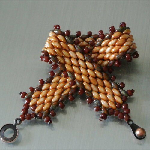 Bracelet femme 19 cm perles superduo tchèques abricot, perles et rocaille chocolat, fermoir à clipser cuivré