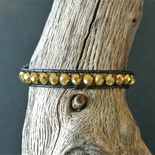 Bracelet femme wrap cuir noir 1,5 mm et perles ovales à facettes 5 x 6 mm hématite dorée, longueur fermée 18-19 cm