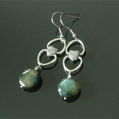 Boucles d’oreilles perle agate ronde pastille ton vert sur support cœur métal argenté, crochets hameçons en acier