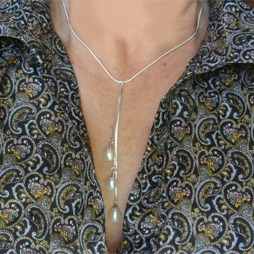 Collier chaîne ras de cou et pendentif 3 chaînettes argentées et perles d’eau douce crème blanche