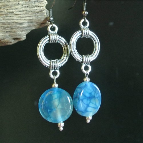 Boucles d'oreilles perle agate bleue palet rond sur support argent vieilli anneau rainuré, crochets hameçons métal gunmétal