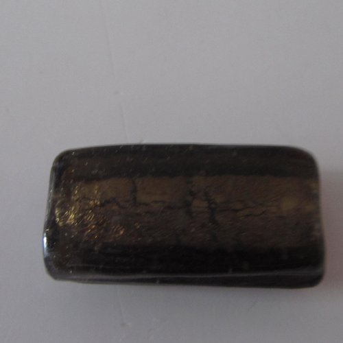 Grosse perle en verre de crépitement  rectangle - de couleur marron foncé avec feuille argent intérieure