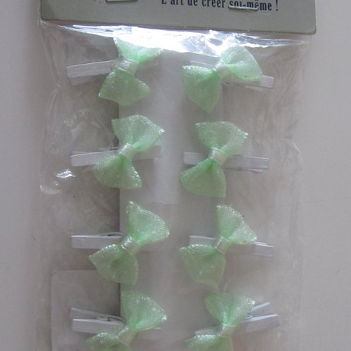 Lot de 8 mini épingles à linge en bois décorées d'un petit noeud vert anis à pois