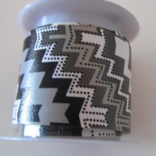 Rouleau de masking tape en tissu - zig zag - cinta impresa - référence 23133