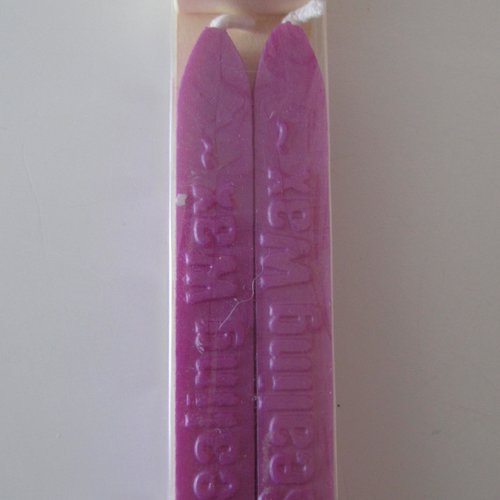 Lot de 2 bâtonnets de cire à cacheter avec mèche de couleur violet