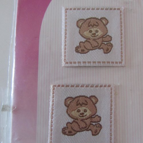 Lot de 2 motifs auto adhésifs pour bébés représentant un ourson