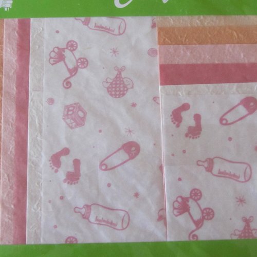 Lot de 12 feuilles  de craft paper - dans les tons roses avec accessoires bébé