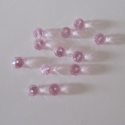 Sachet de 12 perles de cristal - rondes à facettes - couleur rose