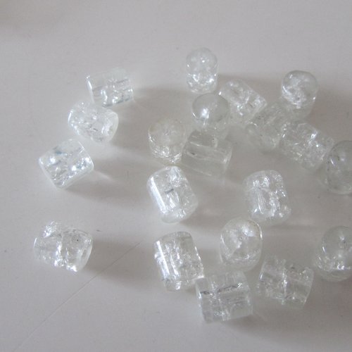 Lot de + ou moins 60 perles de verre en forme de tube - perles de crépitement de couleur transparent